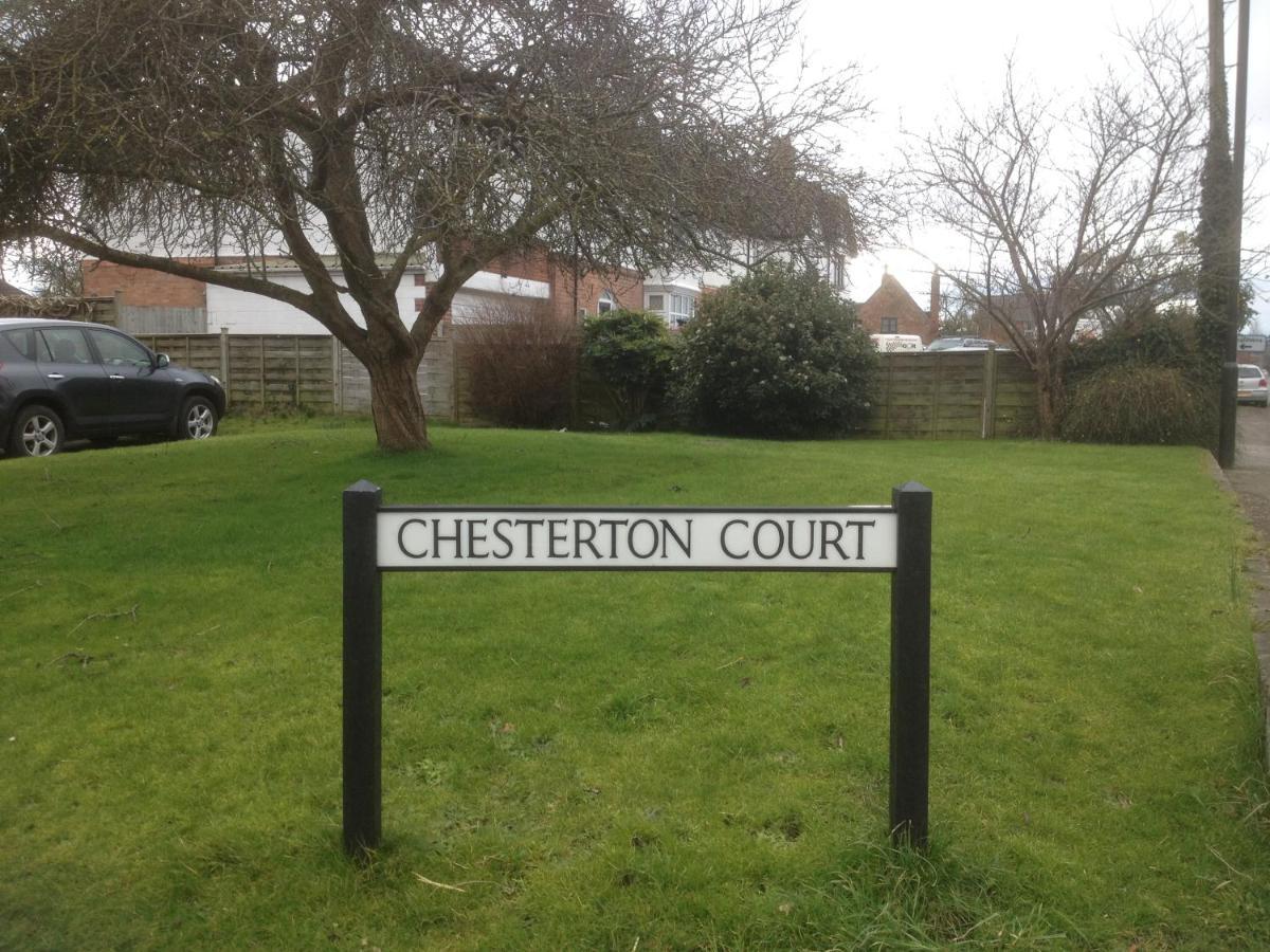 Chesterton Court Apartment Gloucester Exterior photo